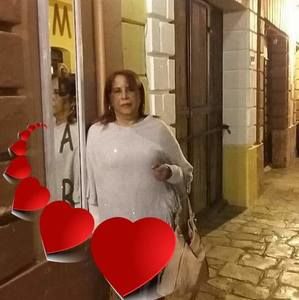 Meet your Posher, Gloria